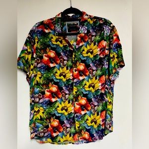 SALE! Denim and Flower 🌺 men’s short-sleeve shirt
